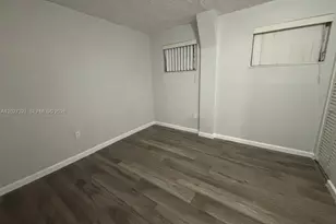 9373 Fontainebleau Blvd, Miami, FL 33172 - Photo 5