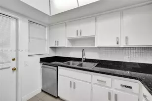 2481 SW 82nd Ave, Davie, FL 33324 - Photo 17