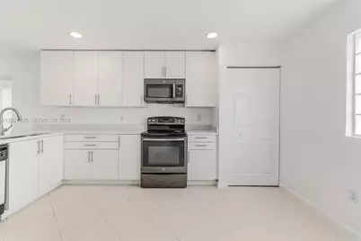 6188 Azalea Cir, West Palm Beach, FL 33415 - Photo 11