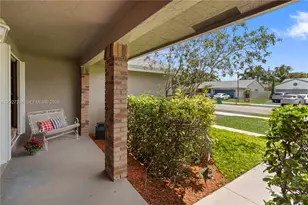 14641 Kirsten Ct, Davie, FL 33325 - Photo 3