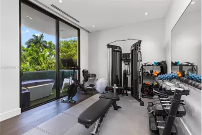 16470 NE 30th Ave, North Miami Beach, FL 33160 - Photo 37