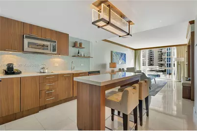 6801 Collins Ave #806, Miami Beach, FL 33141 - Photo 3