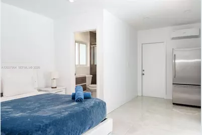 2555 NE 202nd St, Miami, FL 33180 - Photo 9