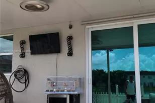 963 NE 42nd Ave, Homestead, FL 33033 - Photo 25