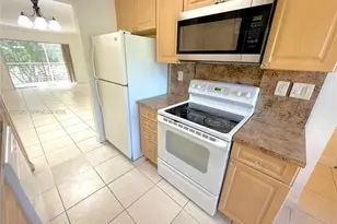 8450 Lagos De Campo Blvd, Tamarac, FL 33321 - Photo 3