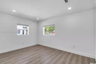 2814 SW 26th St, Miami, FL 33133 - Photo 9