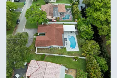 4180 NW 103rd Dr, Coral Springs, FL 33065 - Photo 3