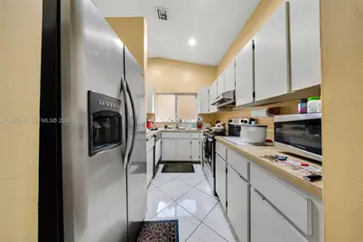 10724 SW 145th Ave, Miami, FL 33186 - Photo 7