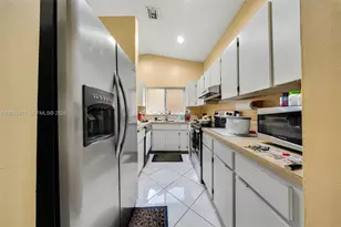 10724 SW 145th Ave, Miami, FL 33186 - Photo 7