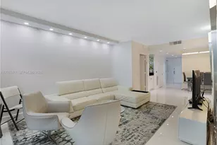 4775 Collins Ave, Miami Beach, FL 33140 - Photo 1