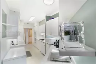 4775 Collins Ave, Miami Beach, FL 33140 - Photo 17
