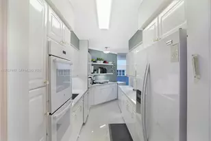 4775 Collins Ave, Miami Beach, FL 33140 - Photo 13