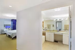 4775 Collins Ave, Miami Beach, FL 33140 - Photo 25