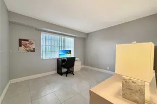 3300 W Rolling Hills Cir, Davie, FL 33328 - Photo 13