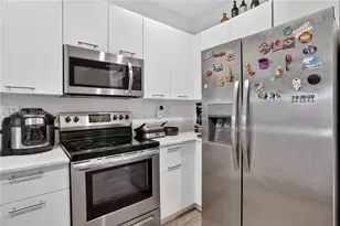 12862 NW 23rd Pl, Miami, FL 33167 - Photo 13