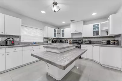 6284 SW 26th St, Miami, FL 33155 - Photo 17