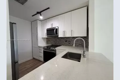 10054 Winding Lake Rd #201, Sunrise, FL 33351 - Photo 7