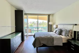 201 S Golden Isles Dr, Hallandale Beach, FL 33009 - Photo 21