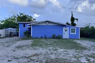 1300 NE 203rd St, Miami, FL 33179 - Photo 37