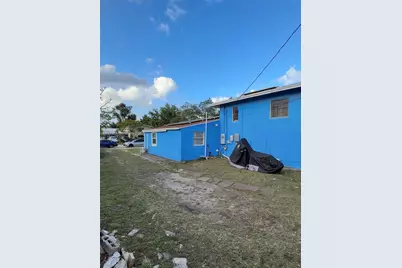 1300 NE 203rd St, Miami, FL 33179 - Photo 31