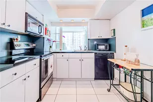 2655 Collins Ave, Miami Beach, FL 33140 - Photo 25