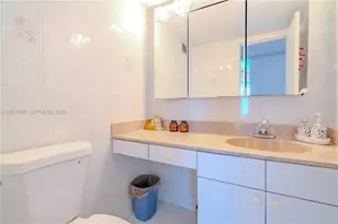 2655 Collins Ave, Miami Beach, FL 33140 - Photo 29