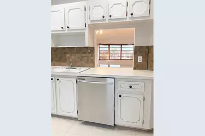 18900 NE 14th Ave #D302, Miami, FL 33179 - Photo 3