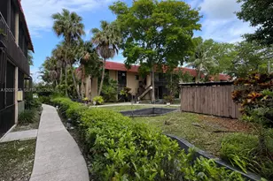 740 NE 199th St, Miami, FL 33179 - Photo 19