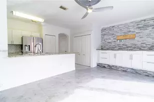 8360 NW 10th St, Miami, FL 33126 - Photo 7