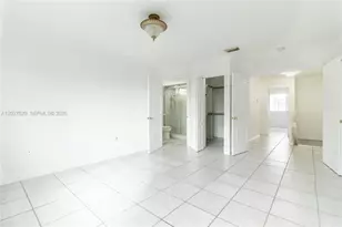 8360 NW 10th St, Miami, FL 33126 - Photo 17