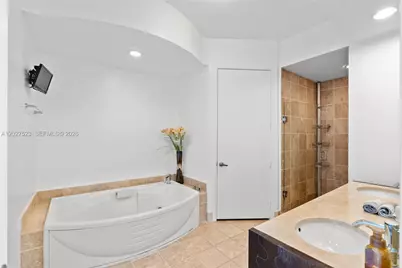 18201 Collins Ave #4209, Sunny Isles Beach, FL 33160 - Photo 23