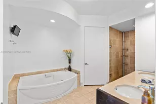 18201 Collins Ave, Sunny Isles Beach, FL 33160 - Photo 23