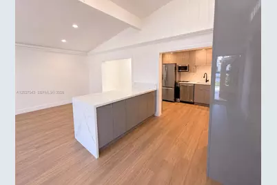 2627 NE 213th St, Miami, FL 33180 - Photo 3