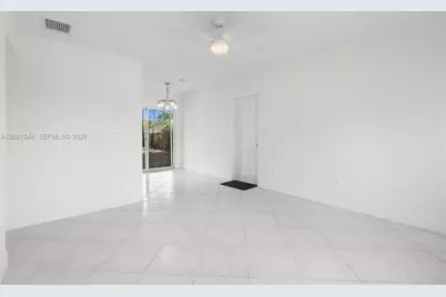 5808 Seton Dr, Margate, FL 33063 - Photo 9