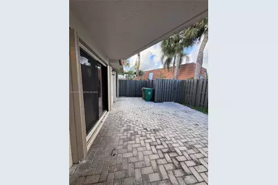 1532 W Harmony Lake Cir, Davie, FL 33324 - Photo 3