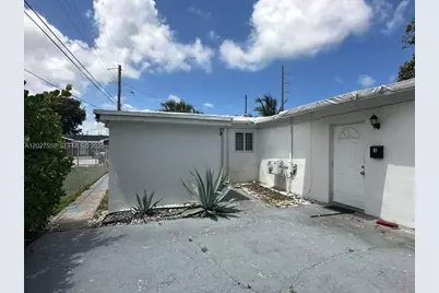 685 SW 7th Ter, Dania Beach, FL 33004 - Photo 7