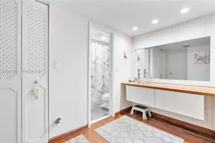 20400 W Country Club Dr, Aventura, FL 33180 - Photo 21
