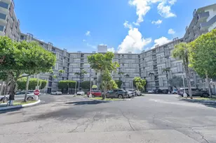 20400 W Country Club Dr, Aventura, FL 33180 - Photo 1