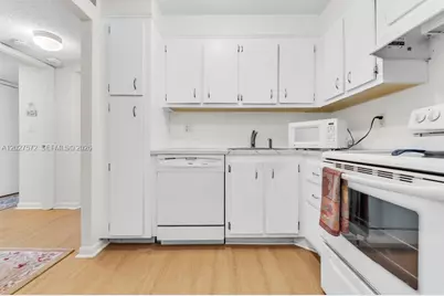 6600 Cypress Rd #310, Plantation, FL 33317 - Photo 17