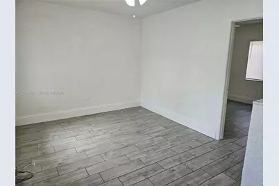 709 NE 4th Ct #2, Hallandale Beach, FL 33009 - Photo 11