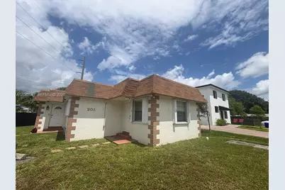 201 Columbus Pkwy #A, Hollywood, FL 33021 - Photo 1