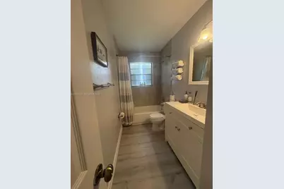 201 Columbus Pkwy #A, Hollywood, FL 33021 - Photo 3