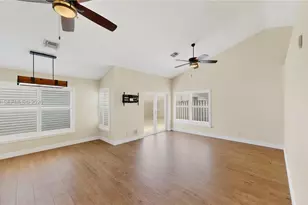 9203 Arborwood Cir, Davie, FL 33328 - Photo 7
