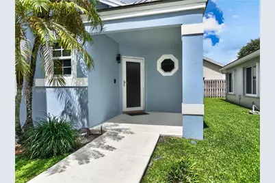 9203 Arborwood Cir, Davie, FL 33328 - Photo 3