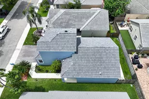 9203 Arborwood Cir, Davie, FL 33328 - Photo 47