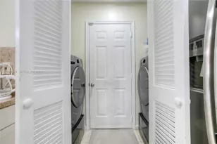 9521 NW 18th Manor, Plantation, FL 33322 - Photo 11