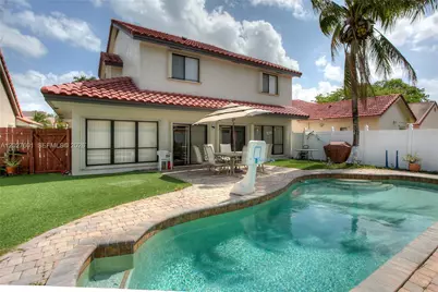 9521 NW 18th Mnr, Plantation, FL 33322 - Photo 5
