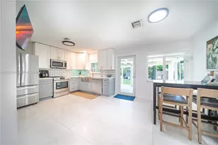 1101 NE 5th St, Hallandale Beach, FL 33009 - Photo 11