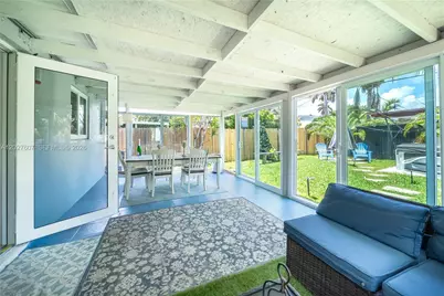 1101 NE 5th St, Hallandale Beach, FL 33009 - Photo 17