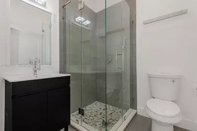 651 NE 172nd St, Miami, FL 33162 - Photo 13